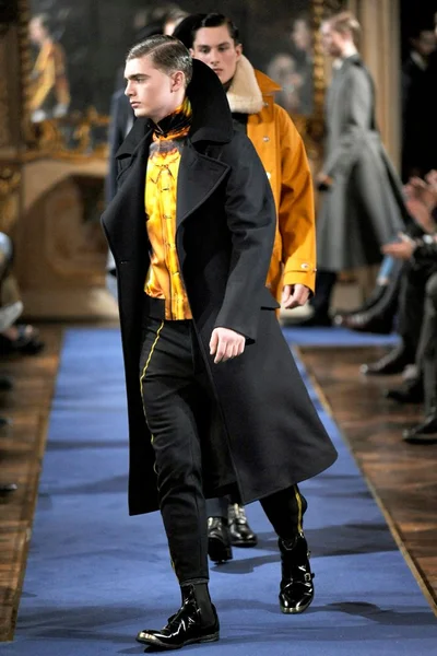 Look 34